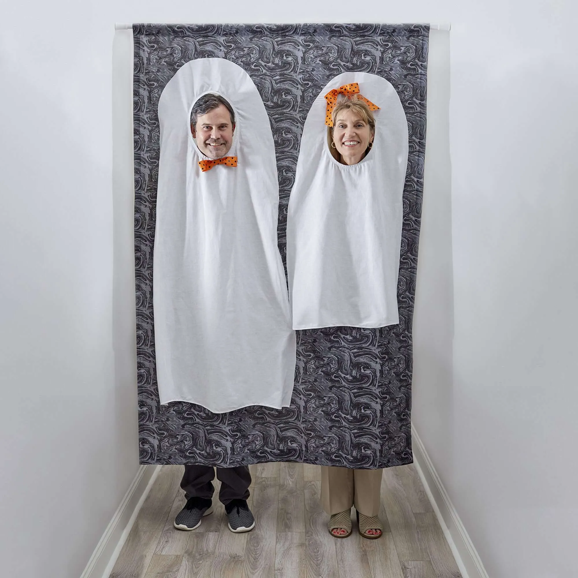 Coats & Clark Sewing Ghostly Photo Booth