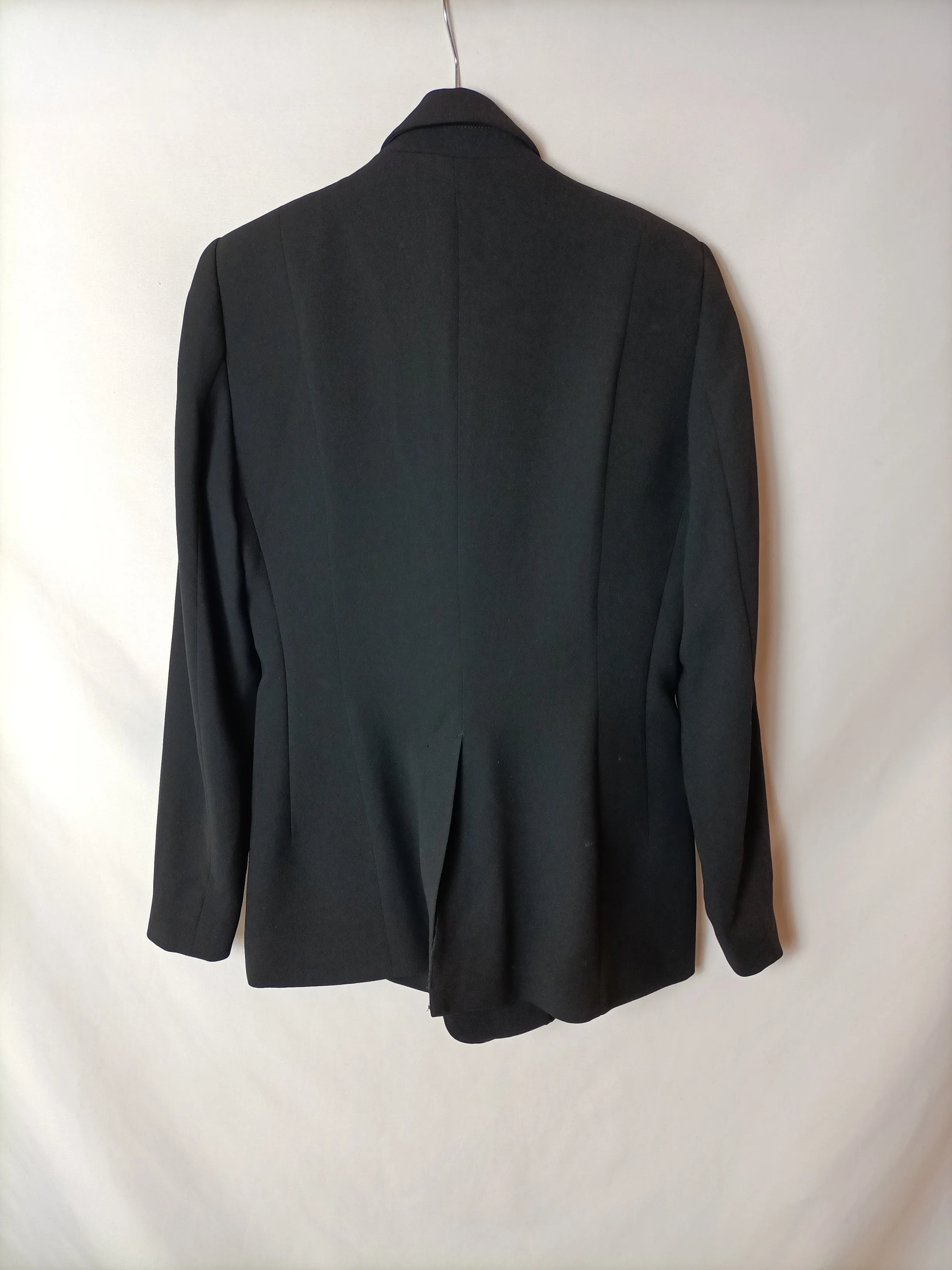MANGO. Blazer negra clásica  T.m