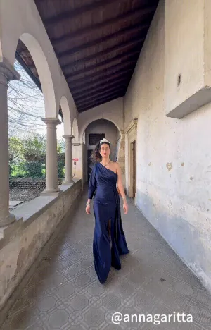 One-shoulder Sleeve Side Split Satin Dress with Train