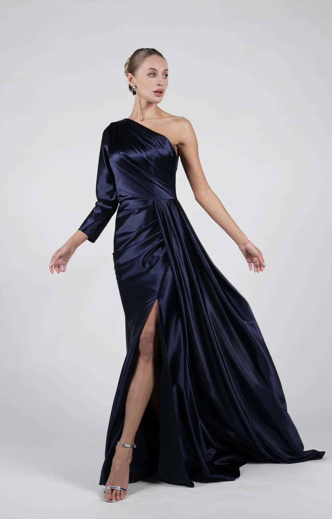 One-shoulder Sleeve Side Split Satin Dress with Train
